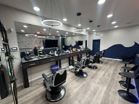 Barbearia Moderna em Benfica (Faturação Recorrente & Excelente Localização) para Trespasse