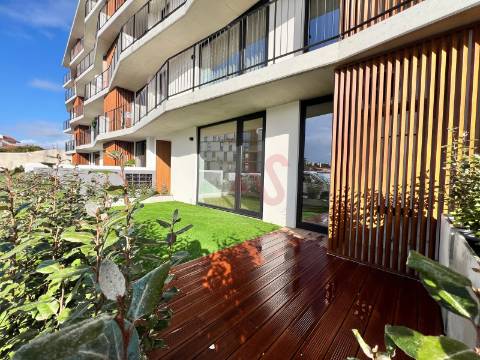Apartamento T1 de LUXO com Terraço de 30 m² , 2 Roupeiros Embutidos,  em Oliveira de Azeméis