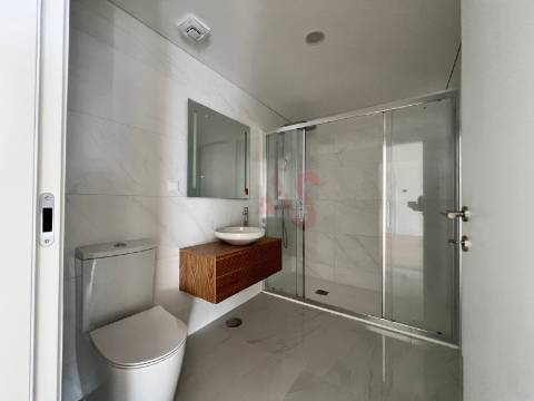 Apartamento T1 de LUXO com Terraço de 30 m² , 2 Roupeiros Embutidos,  em Oliveira de Azeméis