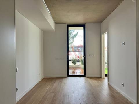 Apartamento T1 de LUXO com Terraço de 30 m² , 2 Roupeiros Embutidos,  em Oliveira de Azeméis