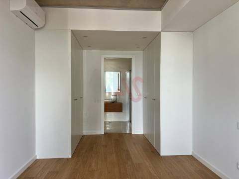Apartamento T1 de LUXO com Terraço de 30 m² , 2 Roupeiros Embutidos,  em Oliveira de Azeméis