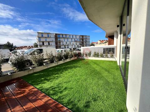 Apartamento T1 de LUXO com Terraço de 30 m² , 2 Roupeiros Embutidos,  em Oliveira de Azeméis