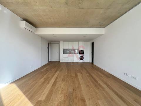 Apartamento T1 de LUXO com Terraço de 30 m² , 2 Roupeiros Embutidos,  em Oliveira de Azeméis