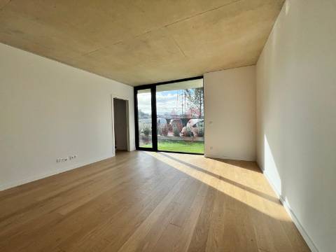 Apartamento T1 de LUXO com Terraço de 30 m² , 2 Roupeiros Embutidos,  em Oliveira de Azeméis