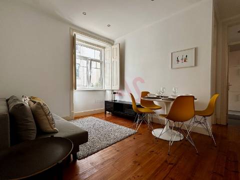 Apartamento T2 para Arrendamento, próximo do metro de Arroios em Lisboa