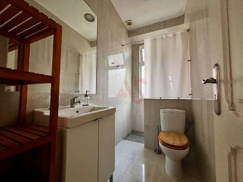 Apartamento T2 para Arrendamento, próximo do metro de Arroios em Lisboa