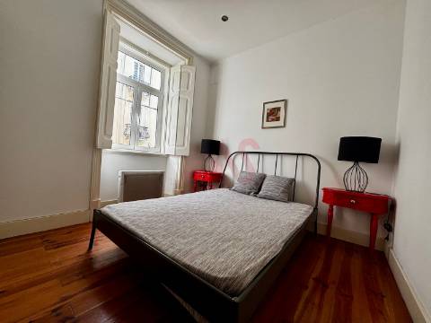 Apartamento T2 para Arrendamento, próximo do metro de Arroios em Lisboa