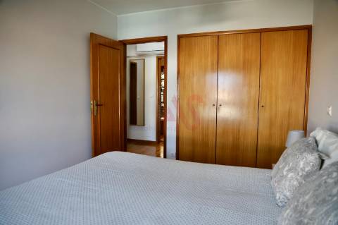 Apartamento T2 – 4.º Andar | São Romão do Coronado