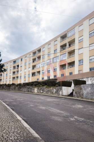 Apartamento T3 Totalmente Remodelado | Em Frente ao Parque Ribeirinho de Tarouca