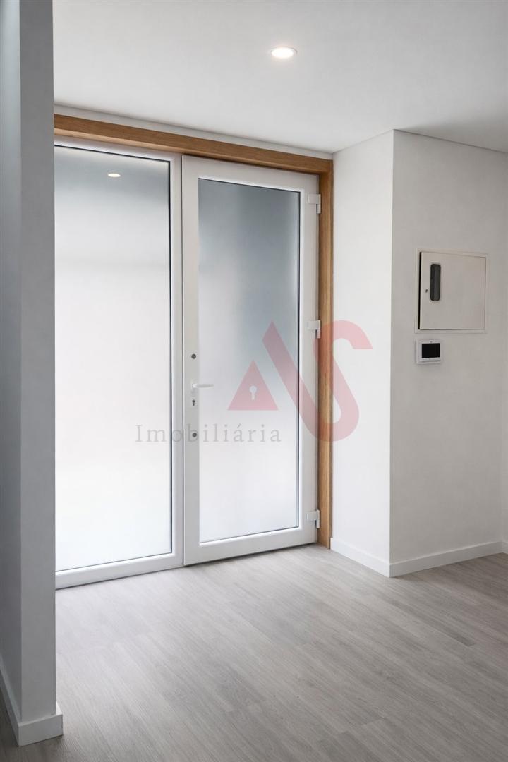 Apartamento T3 Totalmente Remodelado | Em Frente ao Parque Ribeirinho de Tarouca