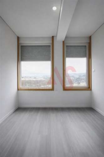 Apartamento T3 Totalmente Remodelado | Em Frente ao Parque Ribeirinho de Tarouca