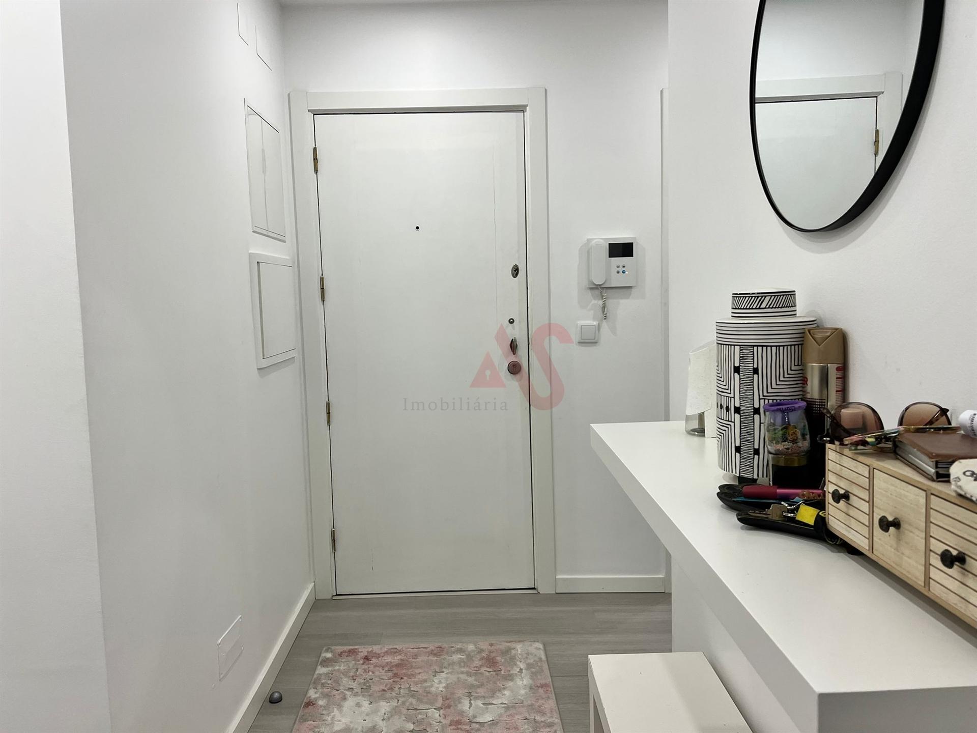 T3 com 2 suítes e terraço privado 34 m² em Águas Santas, Maia