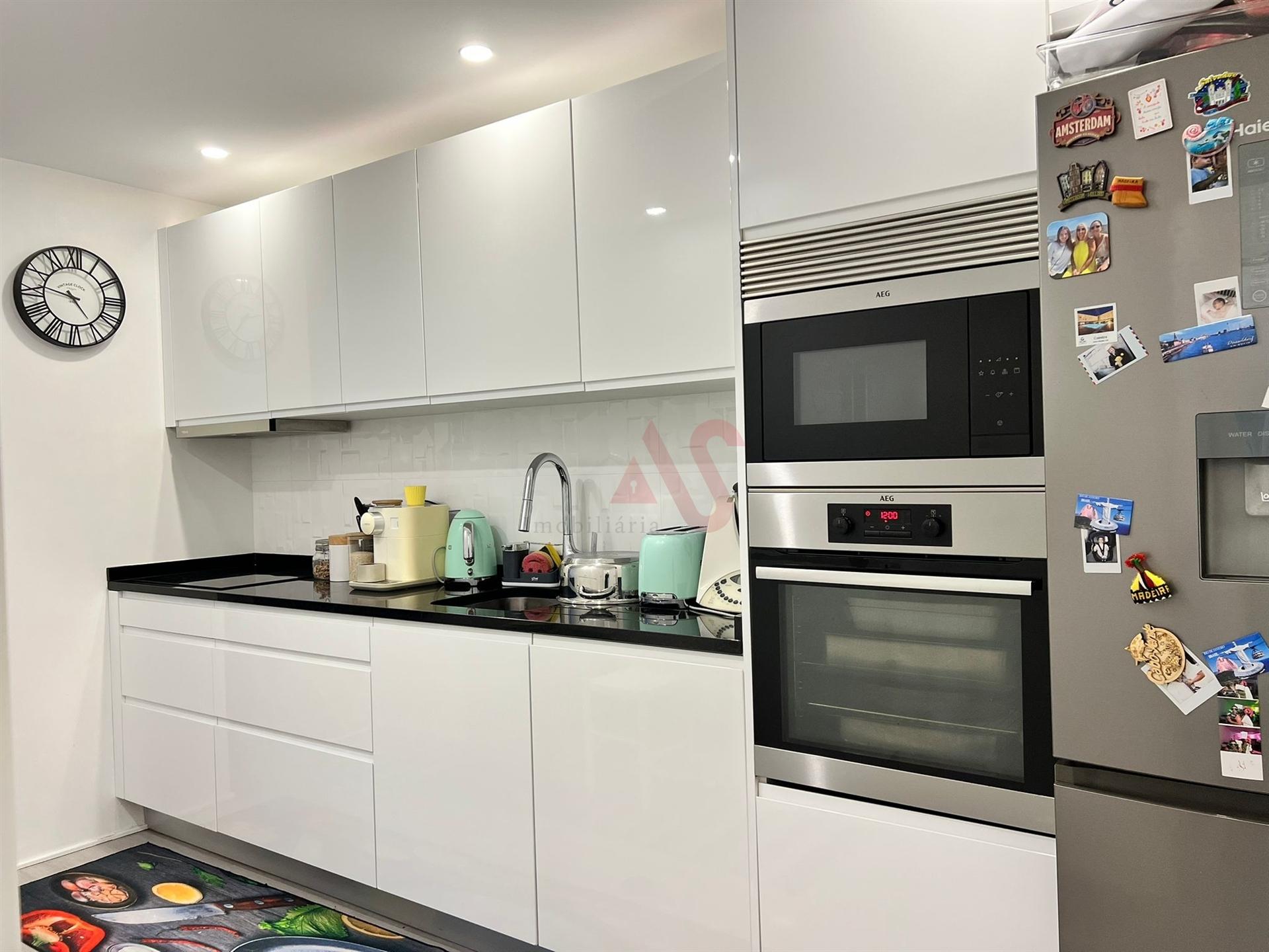 T3 com 2 suítes e terraço privado 34 m² em Águas Santas, Maia