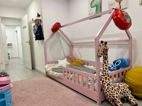 T3 com 2 suítes e terraço privado 34 m² em Águas Santas, Maia