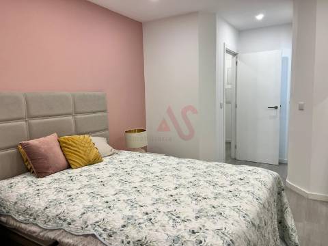 T3 com 2 suítes e terraço privado 34 m² em Águas Santas, Maia