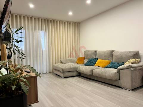 T3 com 2 suítes e terraço privado 34 m² em Águas Santas, Maia