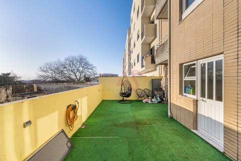 T3 com 2 suítes e terraço privado 34 m² em Águas Santas, Maia