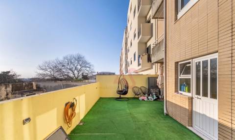 T3 com 2 suítes e terraço privado 34 m² em Águas Santas, Maia