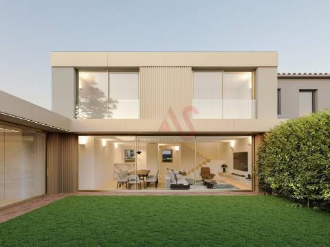 Moradia T4 Geminada com Jardim em Aldoar, Foz do Douro e Nevogilde,  Porto