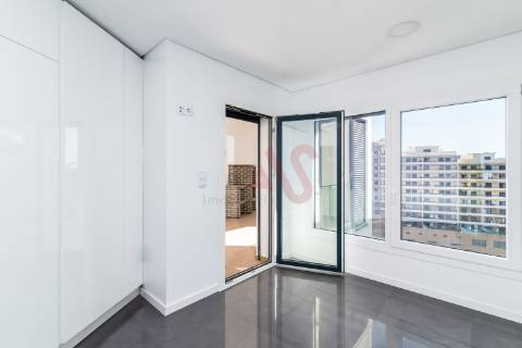 Apartamento T3 NOVO na Urbanização Colinas do Cruzeiro, em Odivelas