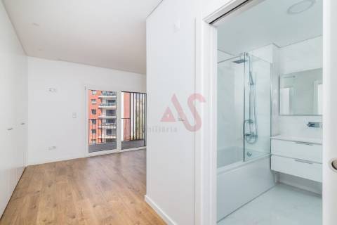 Apartamento T3 NOVO na Urbanização Colinas do Cruzeiro, em Odivelas