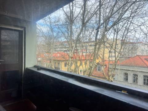 Apartamento T4 + 1 Duplex para Restauro | Foz do Douro | 132 m² | 600.000€