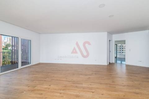 Apartamento T3 NOVO na Urbanização Colinas do Cruzeiro, em Odivelas