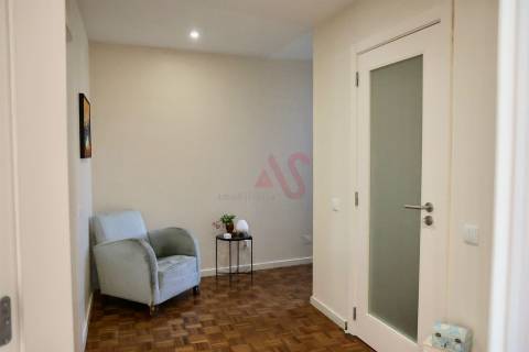 T5 Duplex em Leça da Palmeira – Excelente Localização | 195 m² | 2 Pisos