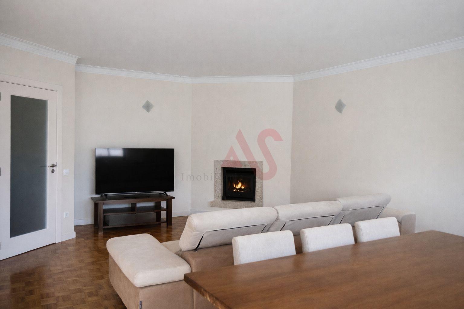 T5 Duplex em Leça da Palmeira – Excelente Localização | 195 m² | 2 Pisos