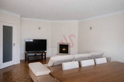 T5 Duplex em Leça da Palmeira – Excelente Localização | 195 m² | 2 Pisos