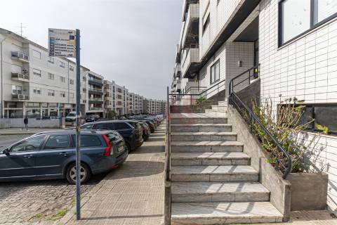 T2 totalmente renovado em Custóias, Matosinhos