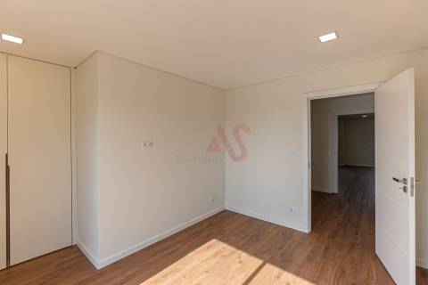 T2 totalmente renovado em Custóias, Matosinhos