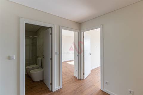 T2 totalmente renovado em Custóias, Matosinhos