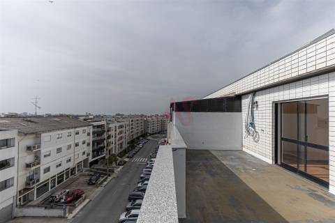 T2 totalmente renovado em Custóias, Matosinhos