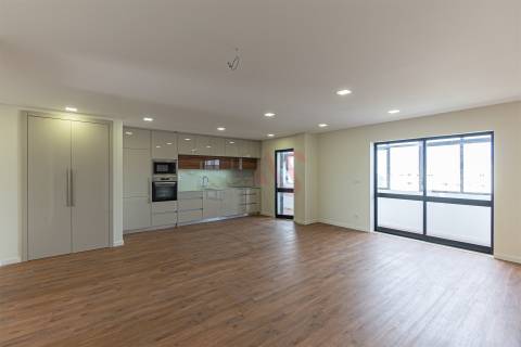 T2 totalmente renovado em Custóias, Matosinhos