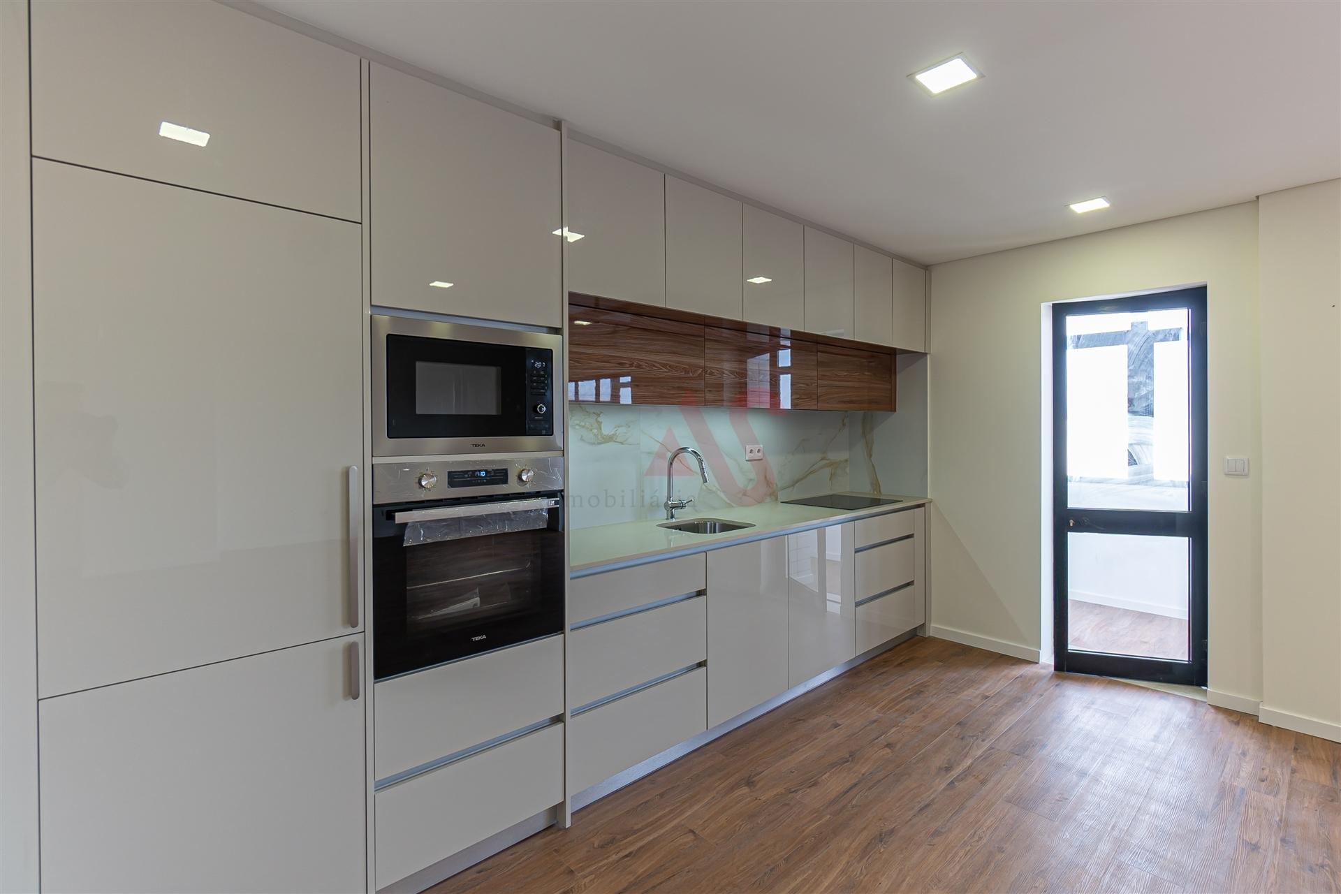 T2 totalmente renovado em Custóias, Matosinhos