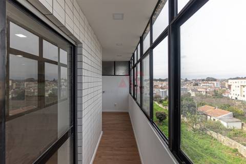 T2 totalmente renovado em Custóias, Matosinhos