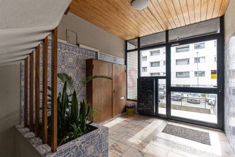 T2 totalmente renovado em Custóias, Matosinhos