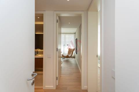 Apartamento T0 NOVOS desde 490.000€ no Empreendimento Prata Riverside Village