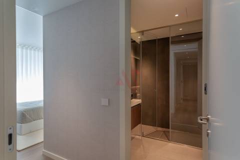 Apartamento T0 NOVOS desde 490.000€ no Empreendimento Prata Riverside Village