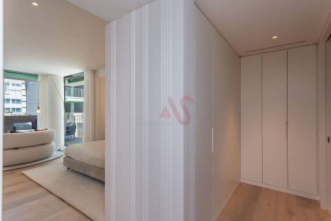 Apartamento T0 NOVOS desde 490.000€ no Empreendimento Prata Riverside Village