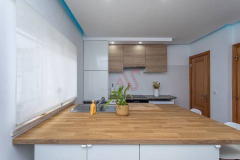 Moradia Geminada com Sótão, Terraço e Espaço Exterior | Quinta do Conde