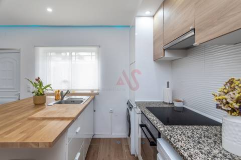 Moradia Geminada com Sótão, Terraço e Espaço Exterior | Quinta do Conde