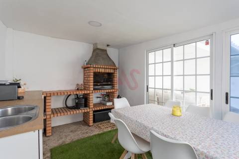 Moradia Geminada com Sótão, Terraço e Espaço Exterior | Quinta do Conde
