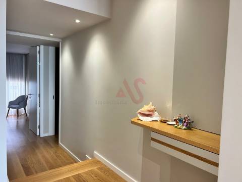 Apartamento T2 na Foz do Douro na 2ª linha de praia