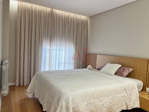 Apartamento T2 na Foz do Douro na 2ª linha de praia