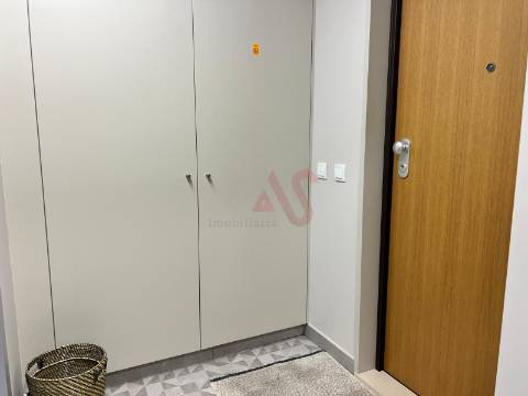 Apartamento T2 na Foz do Douro na 2ª linha de praia