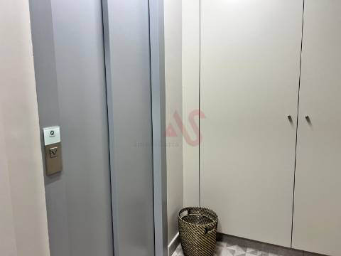 Apartamento T2 na Foz do Douro na 2ª linha de praia