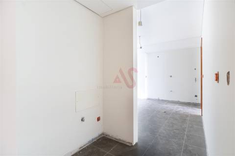 Apartamento com 3 Suítes e varanda na primeira linha do rio Douro
