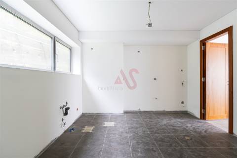 Apartamento com 3 Suítes e varanda na primeira linha do rio Douro